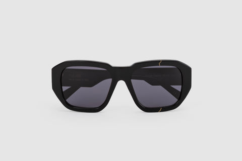 Broken Cosmo Allblack