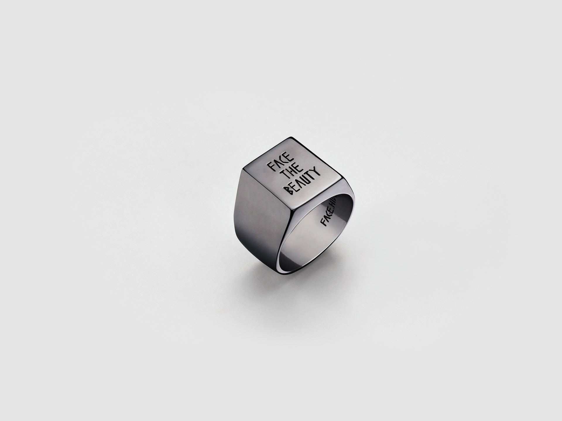 Face the Beauty Black Gold Ring