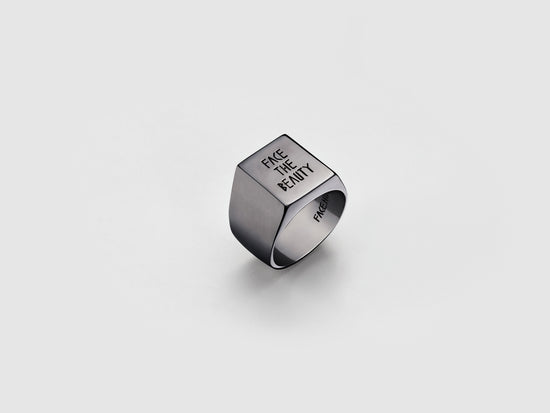 Face the Beauty Black Gold Ring