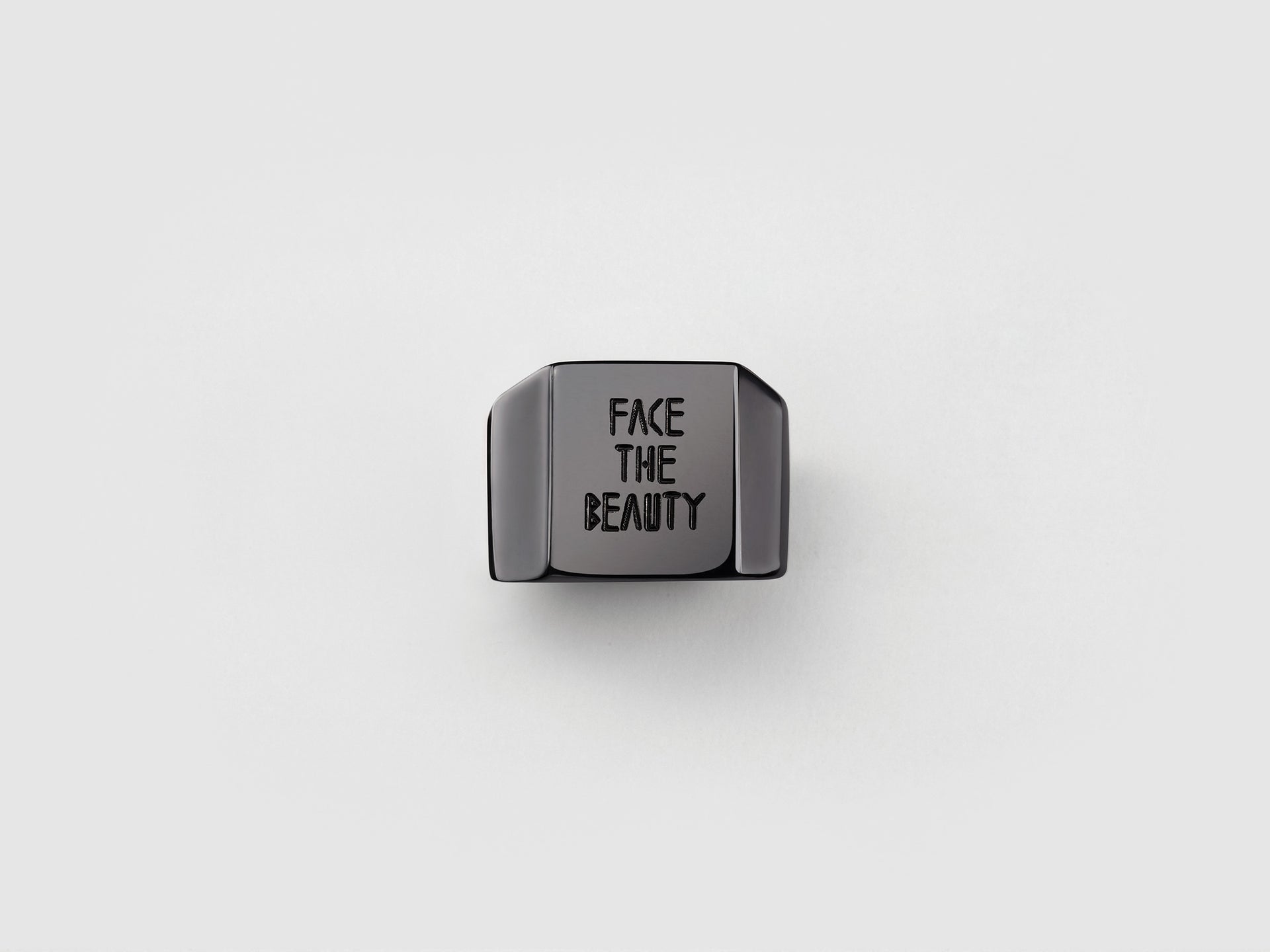 Face the Beauty Black Gold Ring