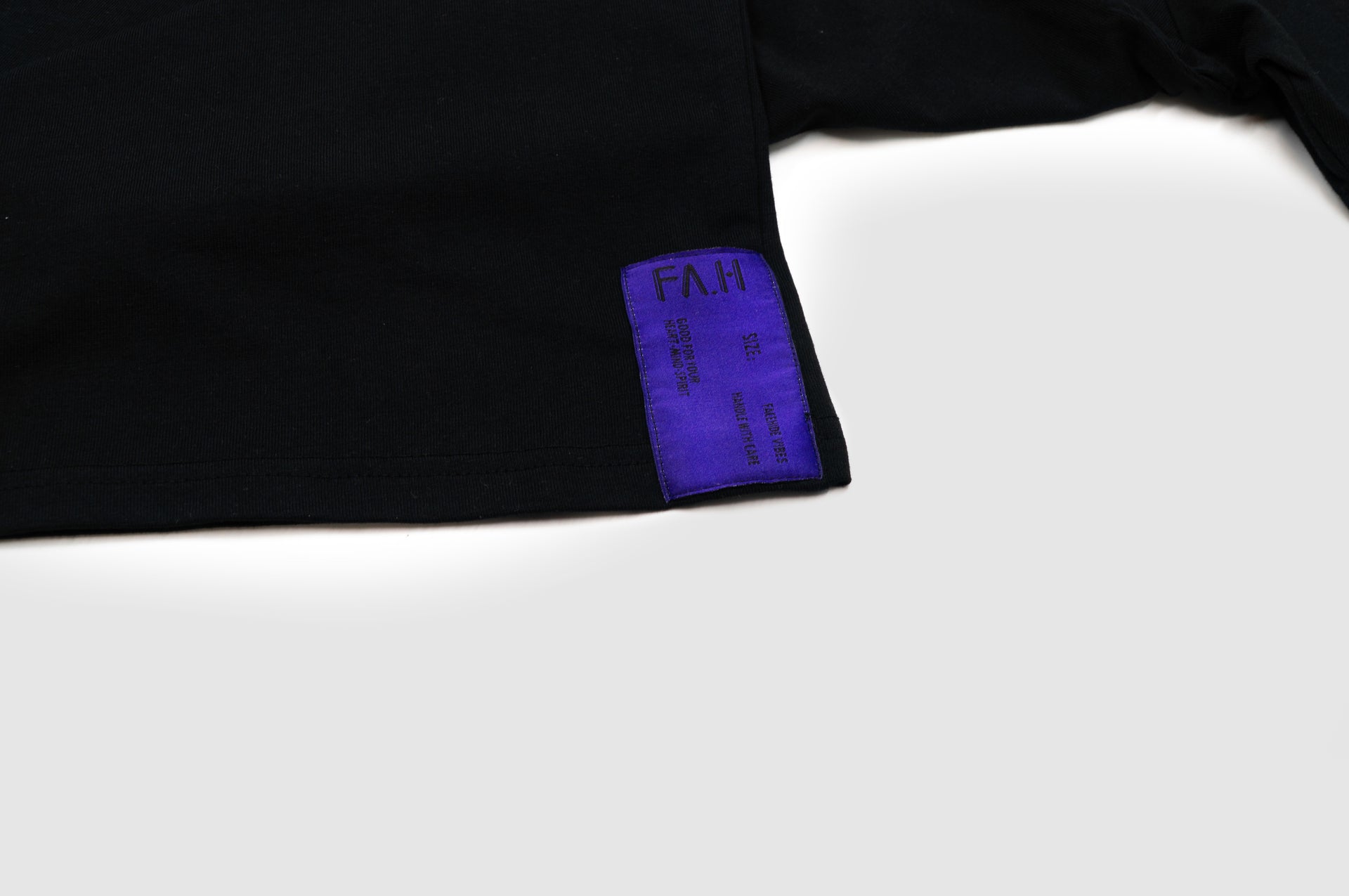 T-shirt Uno di Sei